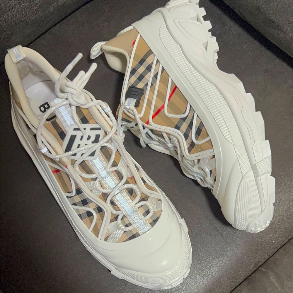 Burberry shoes